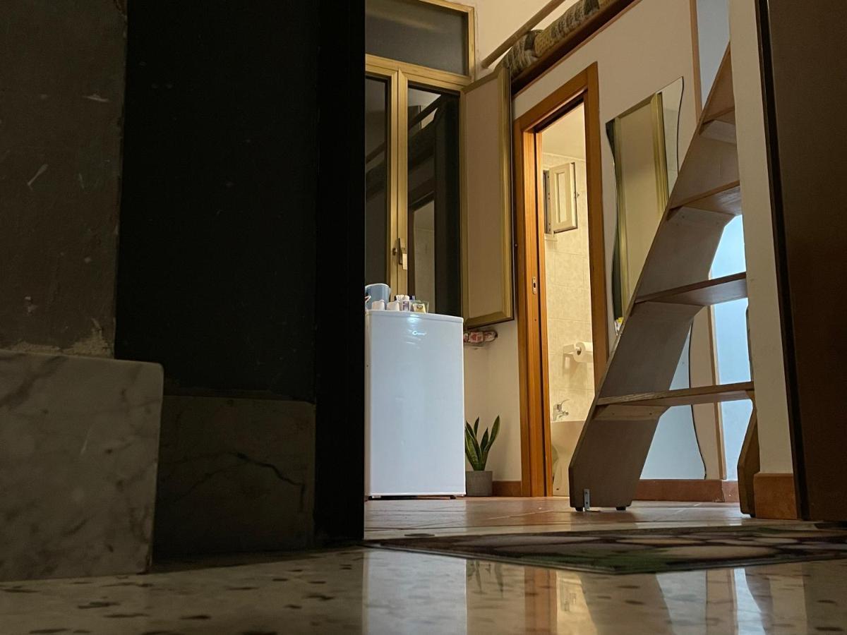 “Piccola Domus” Apartment Наполи Екстериор снимка